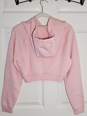 Alphalete Powder Pink Cropped Hoodie